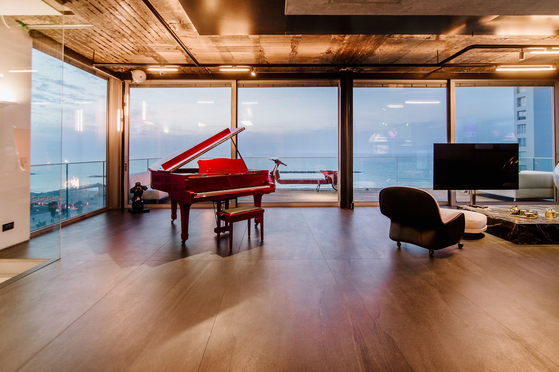 The Lounge