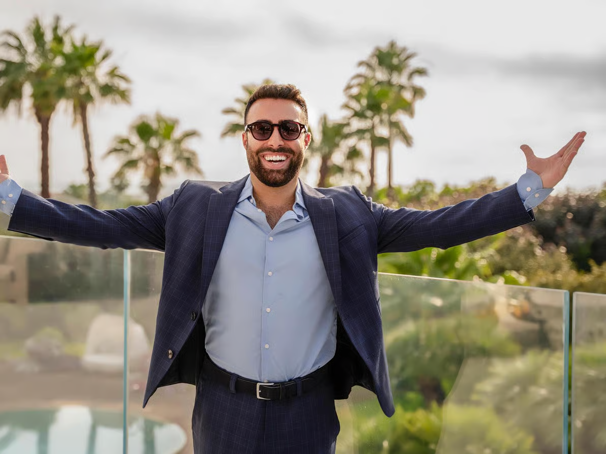 Amir Davidson, Founder